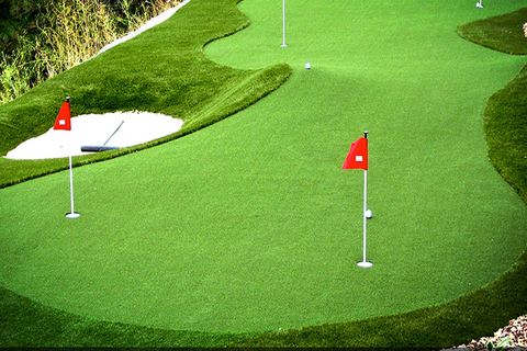 Golf-putting-green